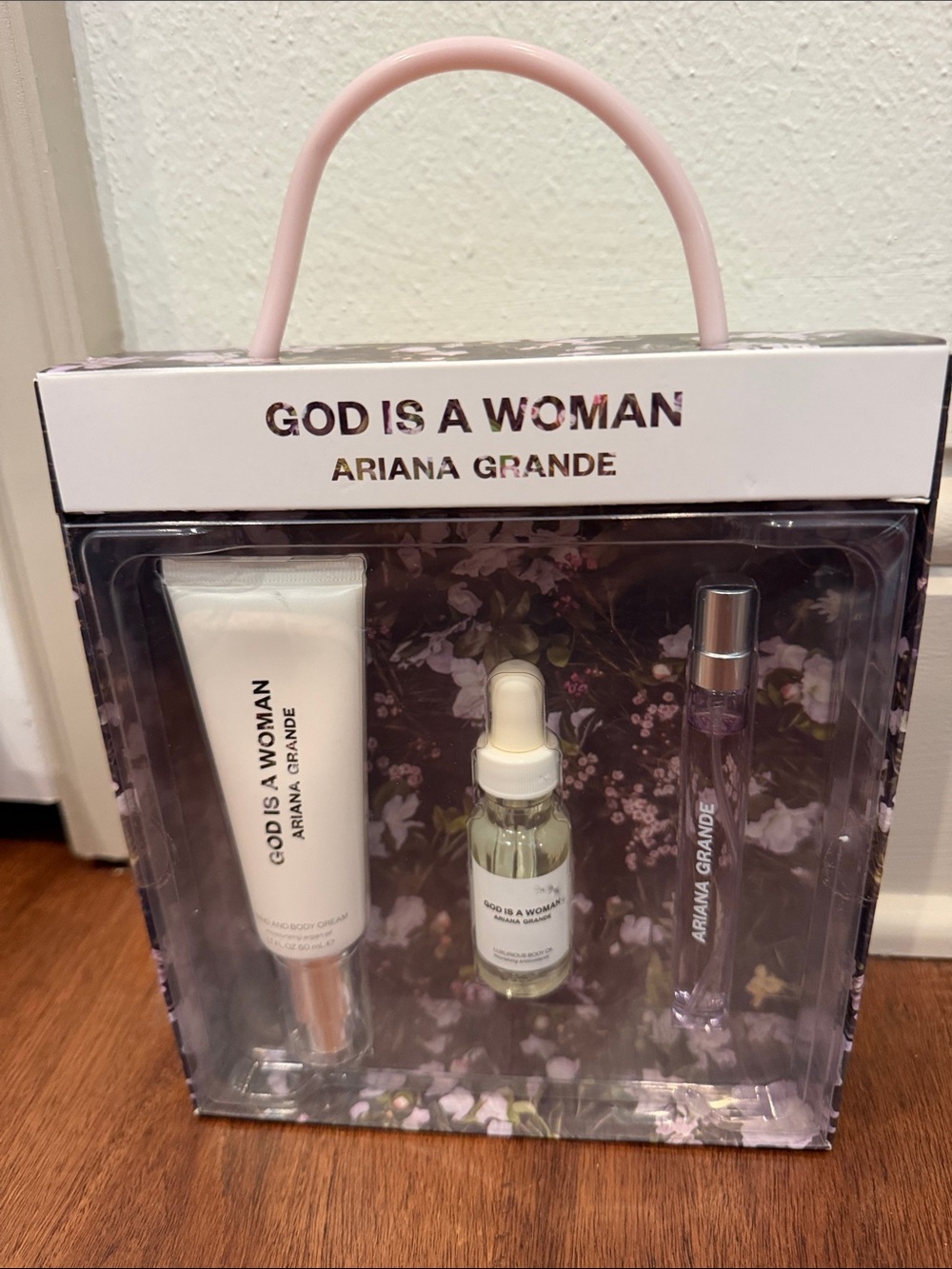 Ariana Grande God Is A Woman Skincare & Fragrance Set - Pink Handle